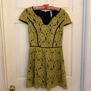 Size S Kensie Mini Dress